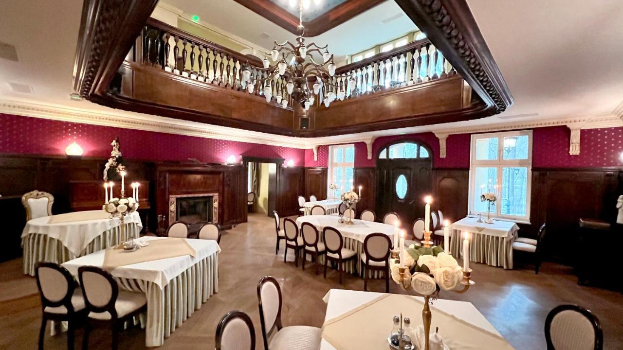 Hotel "Dworek Lesniczowka" Wodzisław Śląski Εξωτερικό φωτογραφία