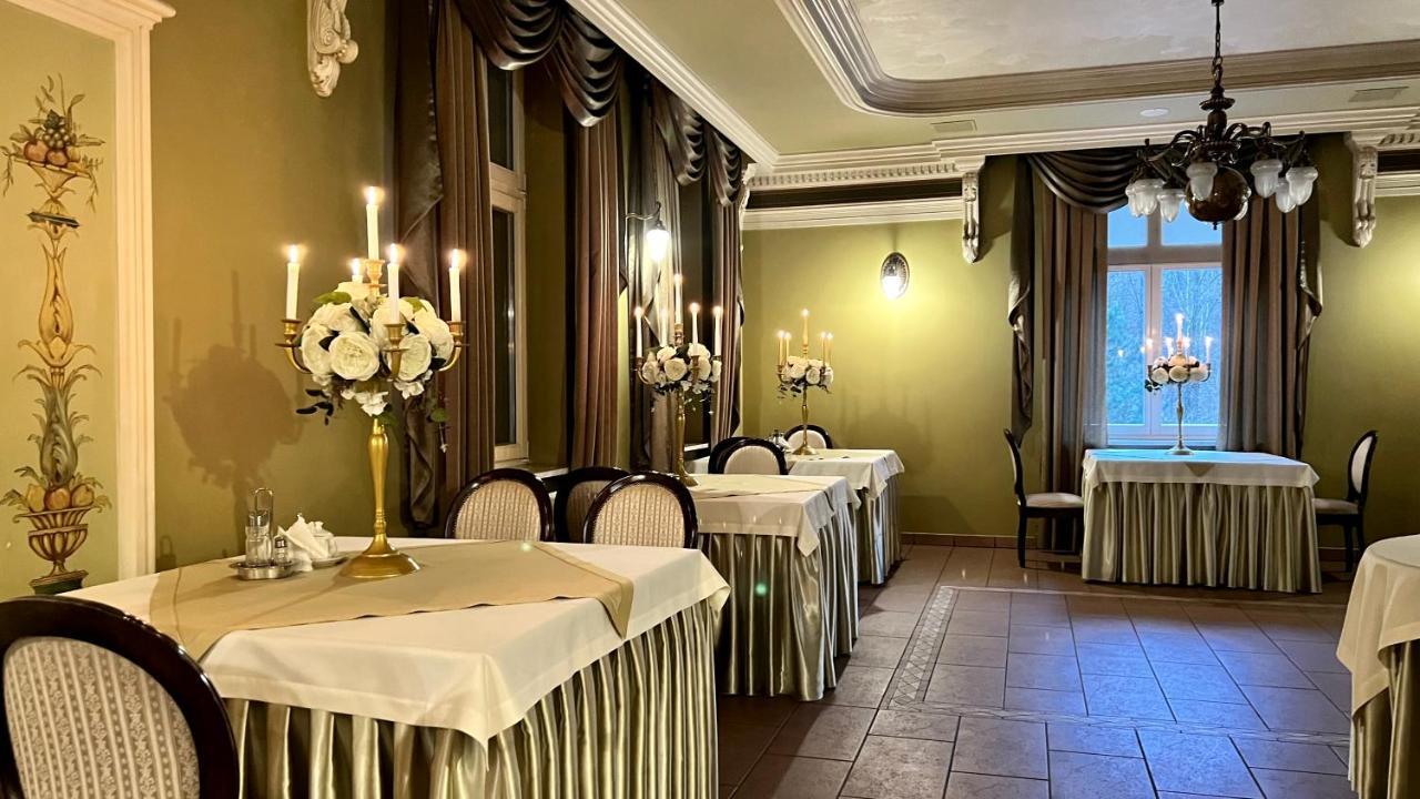 Hotel "Dworek Lesniczowka" Wodzisław Śląski Εξωτερικό φωτογραφία