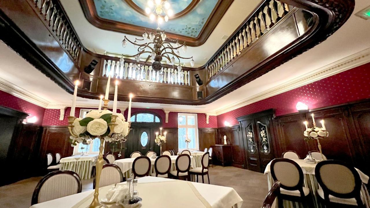 Hotel "Dworek Lesniczowka" Wodzisław Śląski Εξωτερικό φωτογραφία