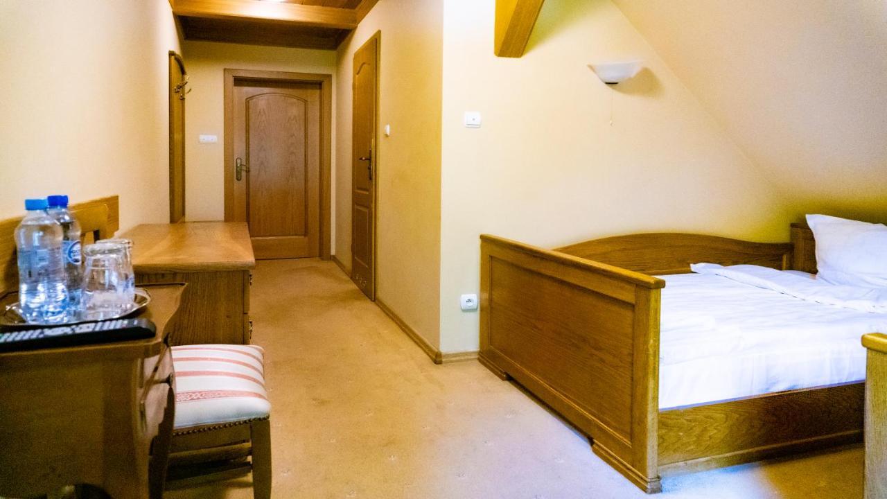 Hotel "Dworek Lesniczowka" Wodzisław Śląski Εξωτερικό φωτογραφία