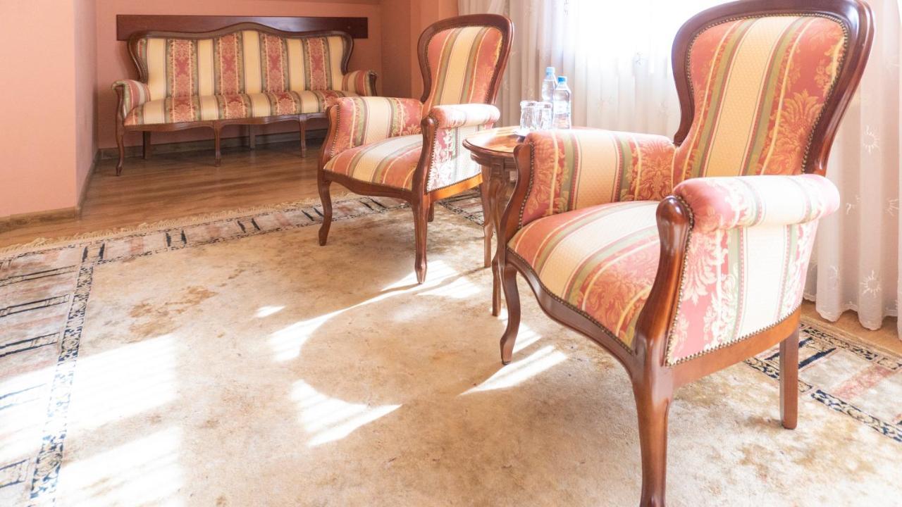 Hotel "Dworek Lesniczowka" Wodzisław Śląski Εξωτερικό φωτογραφία