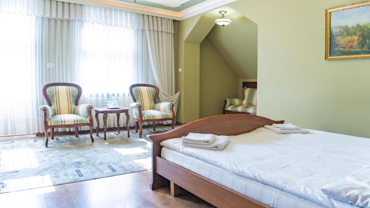 Hotel "Dworek Lesniczowka" Wodzisław Śląski Εξωτερικό φωτογραφία