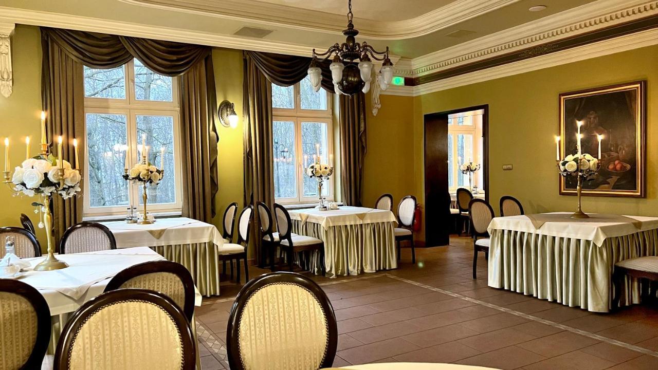 Hotel "Dworek Lesniczowka" Wodzisław Śląski Εξωτερικό φωτογραφία