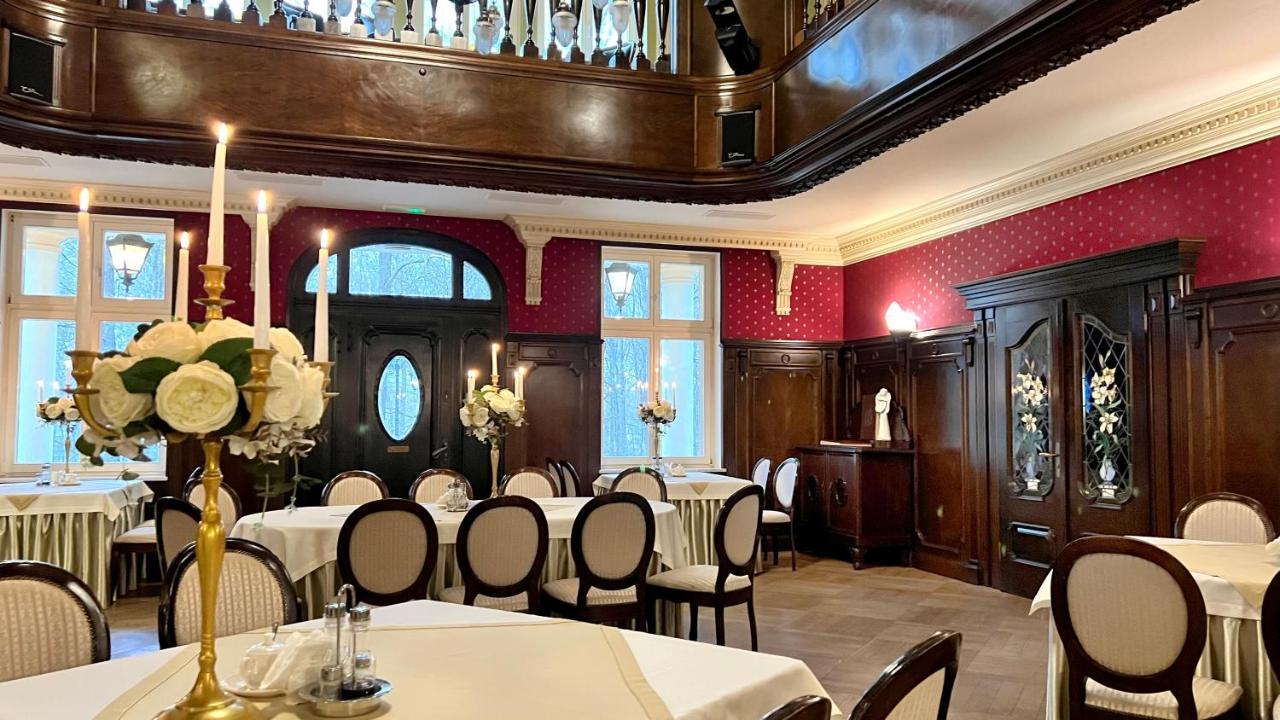Hotel "Dworek Lesniczowka" Wodzisław Śląski Εξωτερικό φωτογραφία