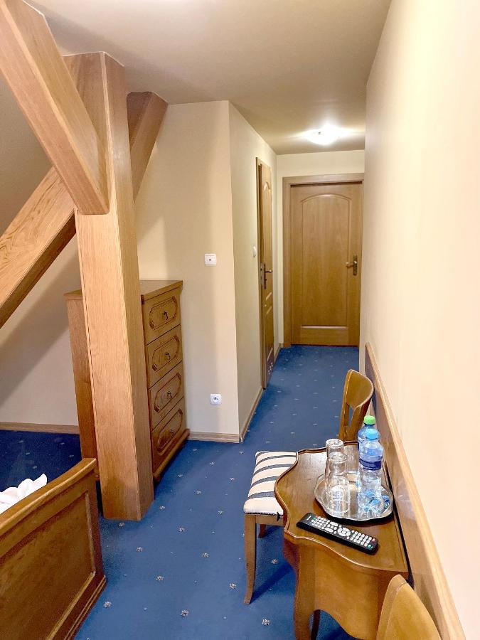 Hotel "Dworek Lesniczowka" Wodzisław Śląski Εξωτερικό φωτογραφία