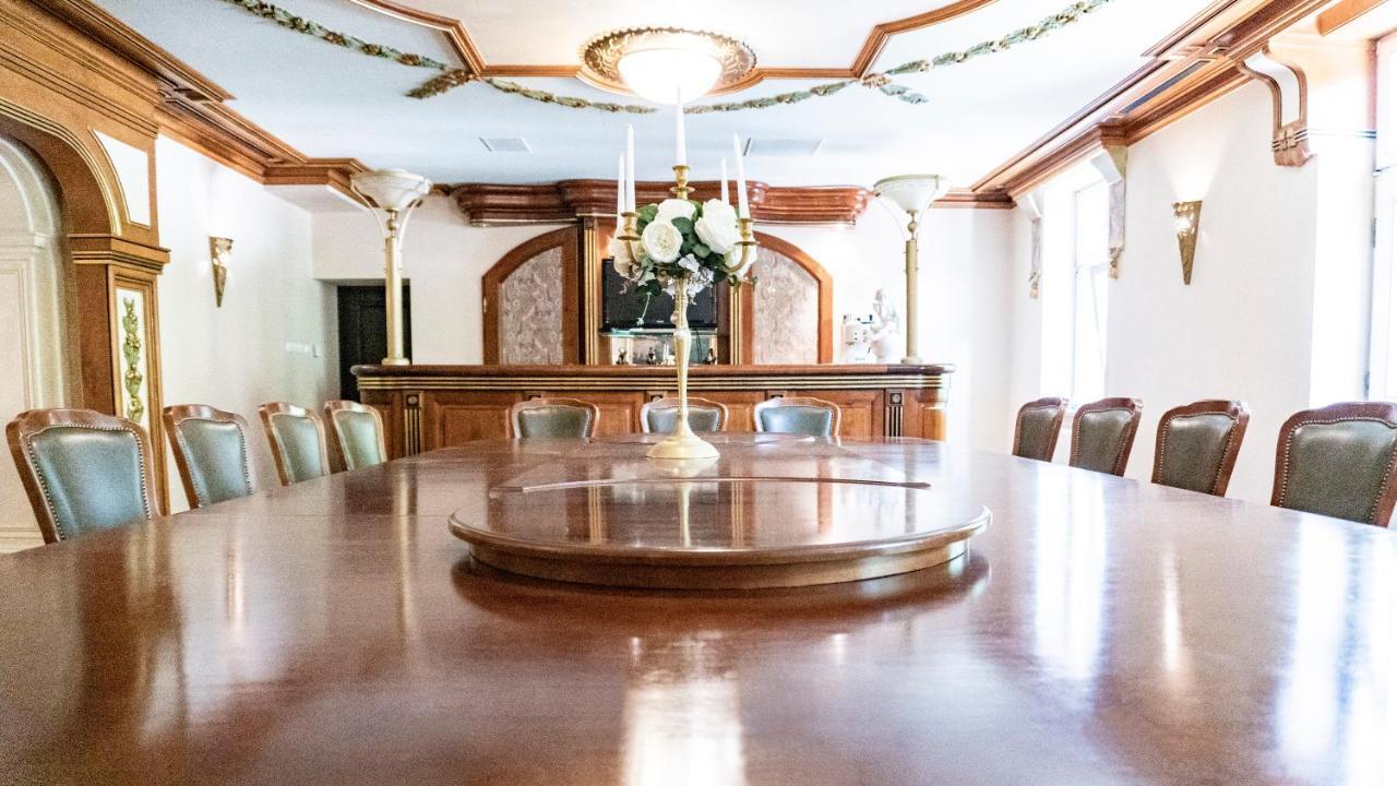 Hotel "Dworek Lesniczowka" Wodzisław Śląski Εξωτερικό φωτογραφία