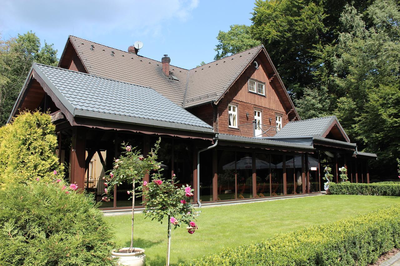 Hotel "Dworek Lesniczowka" Wodzisław Śląski Εξωτερικό φωτογραφία