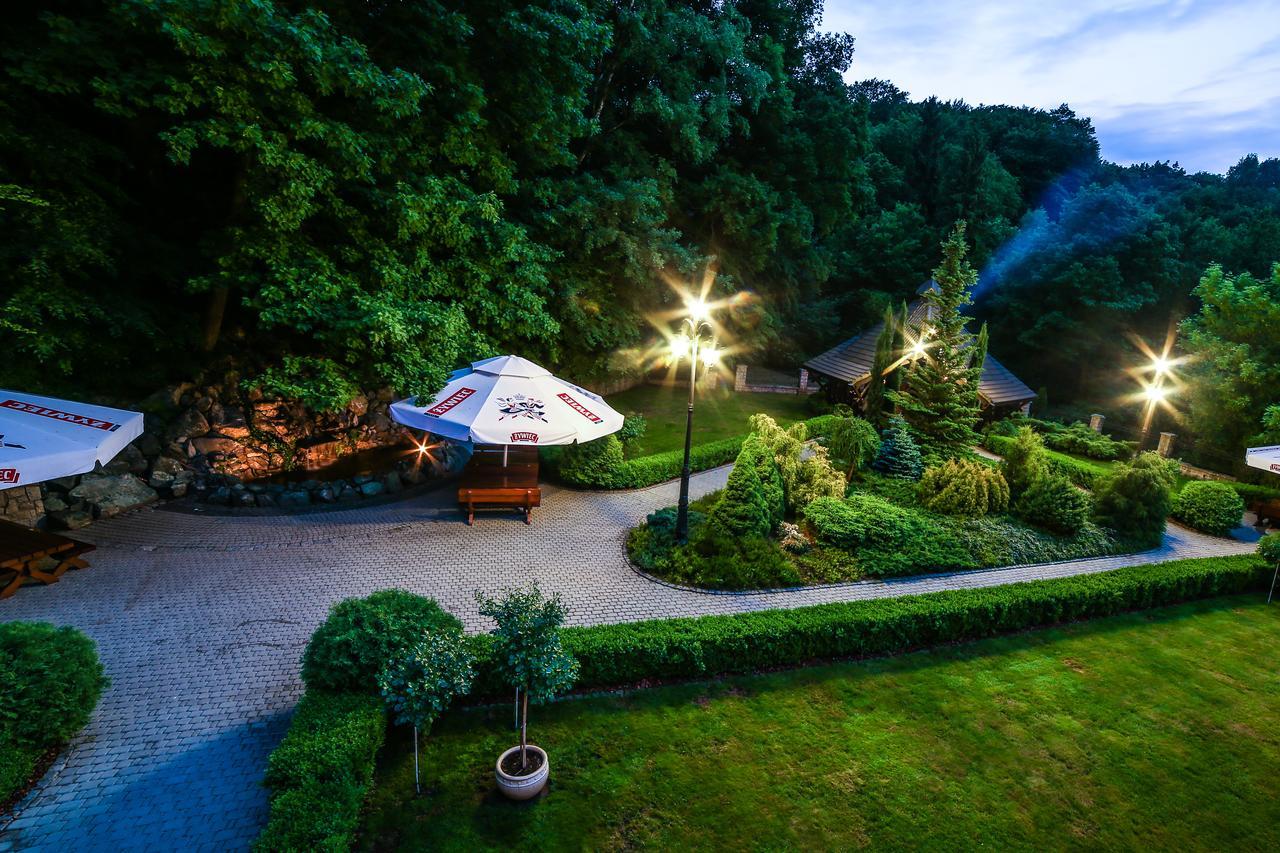 Hotel "Dworek Lesniczowka" Wodzisław Śląski Εξωτερικό φωτογραφία